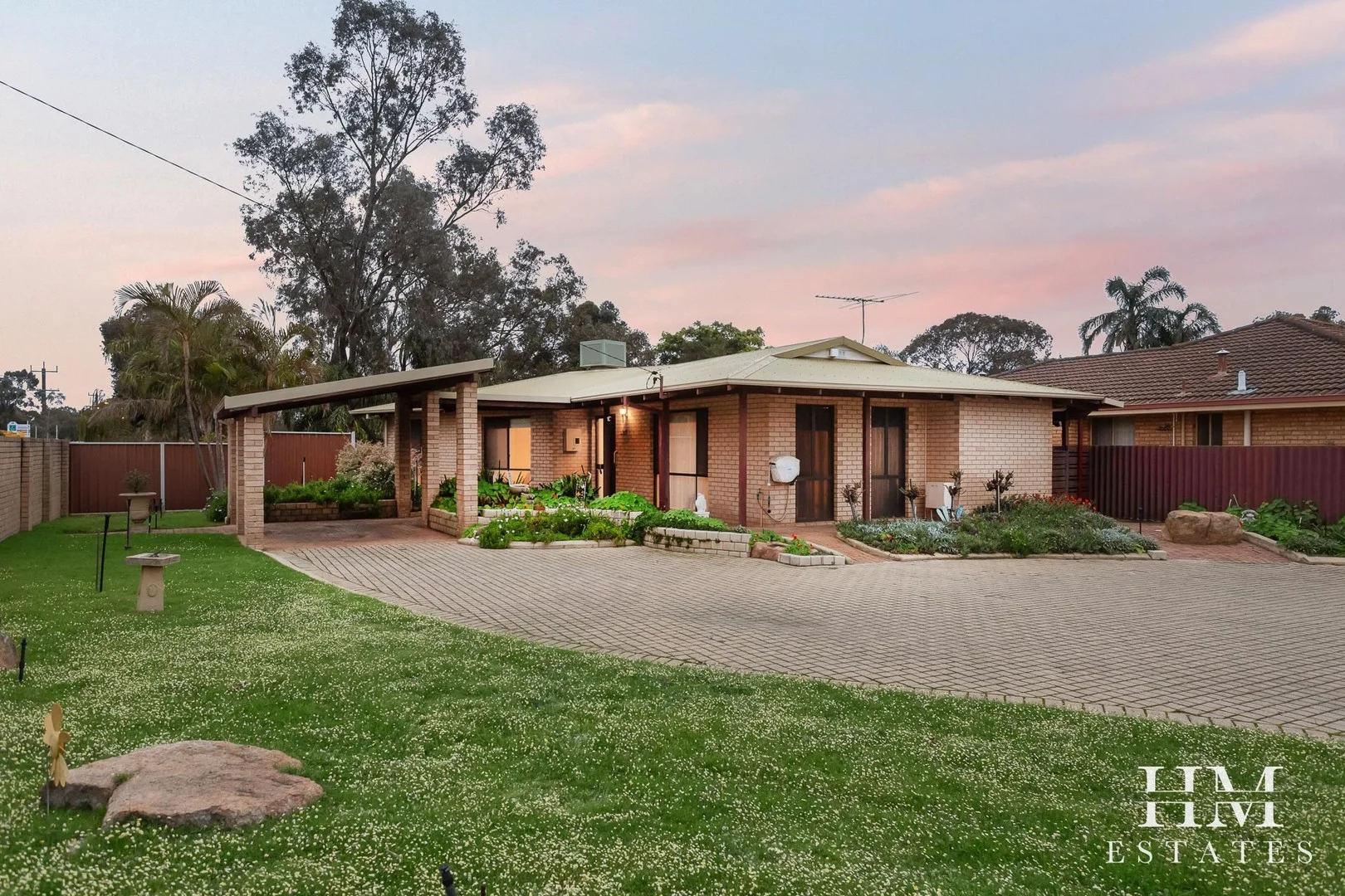 1 Loder Way, South Guildford WA 6055