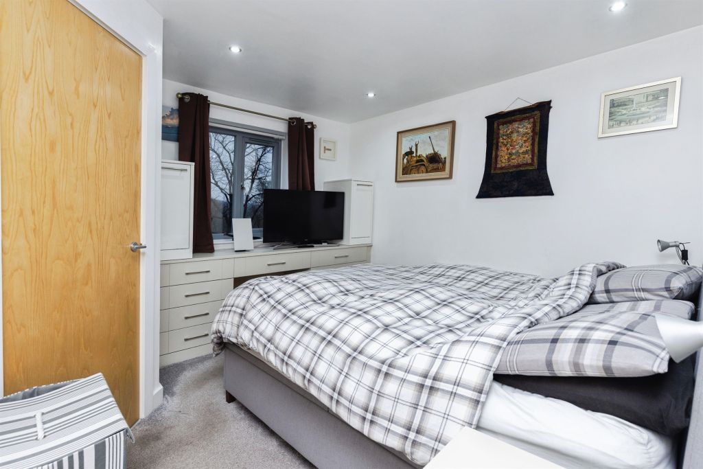 Additional image 8 of 2 bed flat for salePark Road, Elland HX5