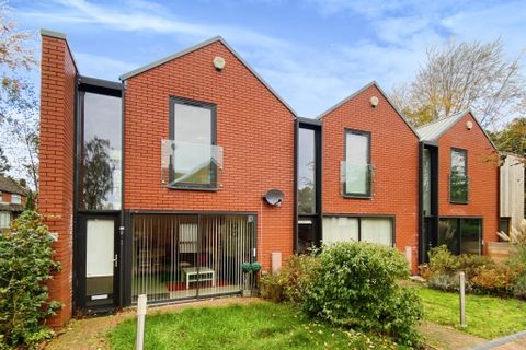 Lisvane Road, Cardiff CF14