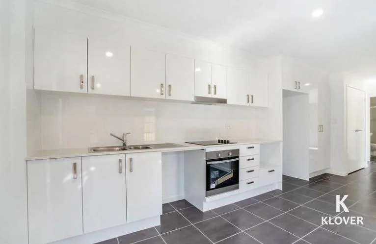 4B Niels Crescent, Park Ridge QLD 4125 photo 2