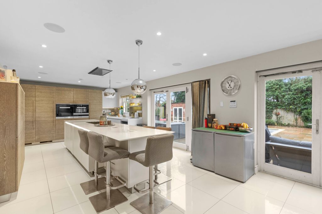 Additional image 4 of 6 bed detached house for saleChilterns Park, Bourne End, Buckinghamshire SL8