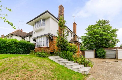 Ossulton Way, London N2