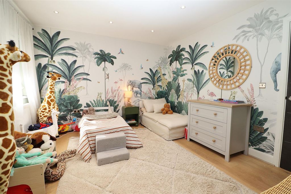 Additional image 22 of 3 bed detached bungalow for saleTheobald Street, Borehamwood WD6