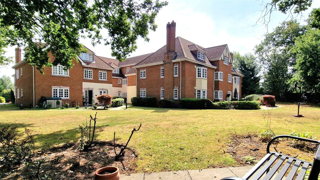 2 bed flat for saleCourtney Place, Terrace Road South, Binfield, Bracknell RG42