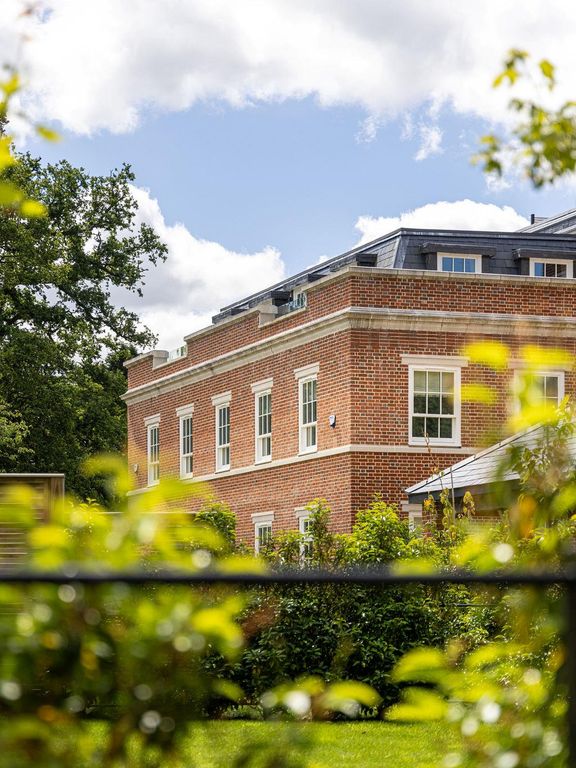 Additional image 21 of 2 bed flat for saleWinkfield Park, Winkfield Row, Berkshire RG42