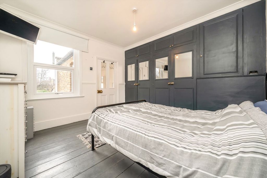 Additional image 7 of 4 bed semi-detached house for saleAvenue Road, Brentford TW8