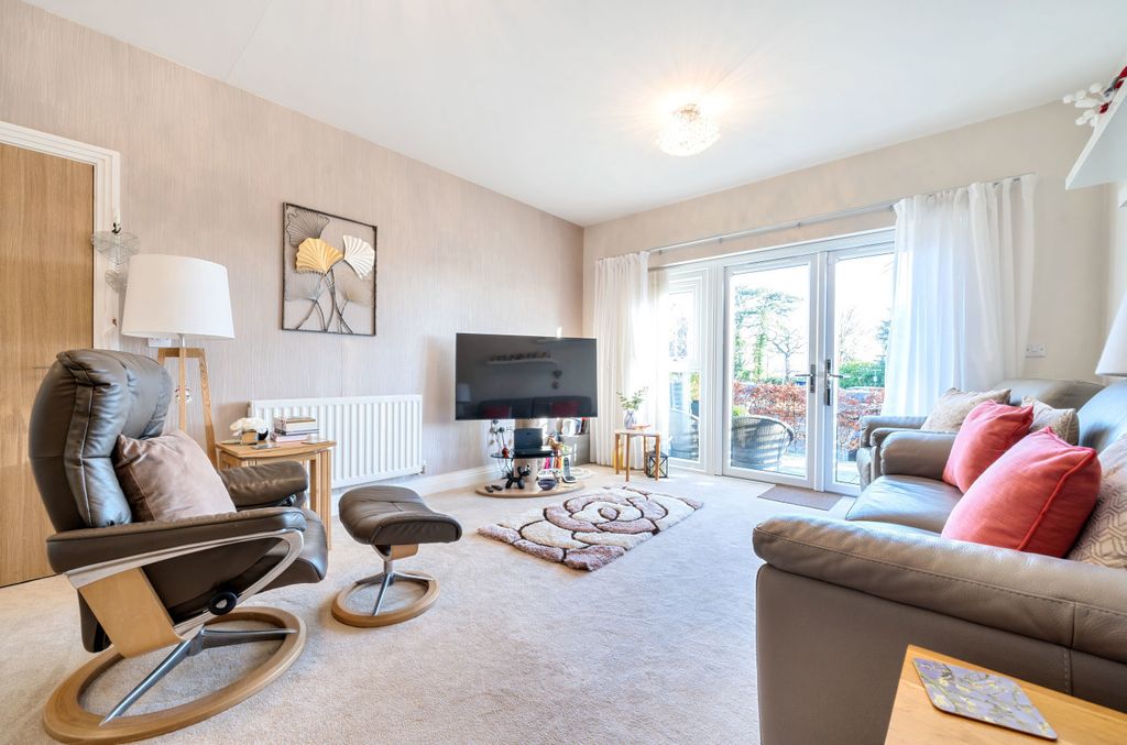 Additional image 2 of 2 bed flat for saleLondon Road, Binfield, Bracknell, Berkshire RG42