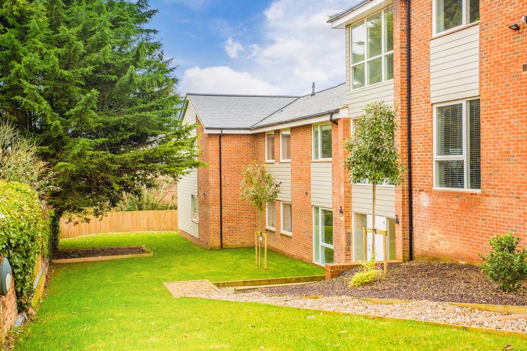 Additional image 9 of 2 bed flat for saleStation Gardens, Buckingham MK18