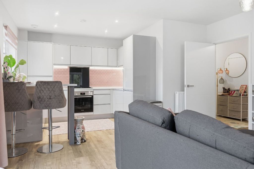 Additional image 15 of 2 bed flat for saleKestrel Close, Brentwood CM15