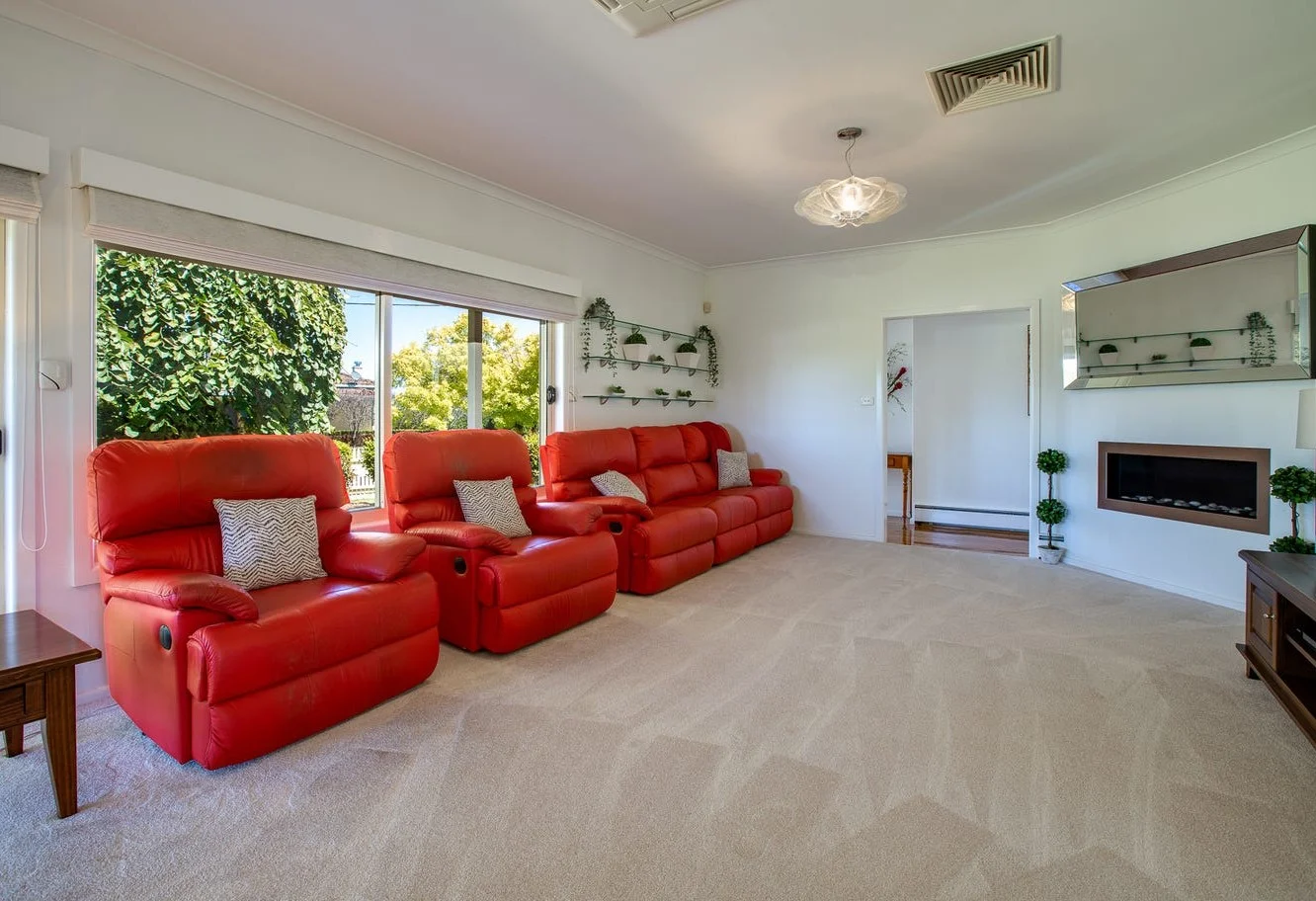 262 Highview Crescent, Lavington NSW 2641 photo 3