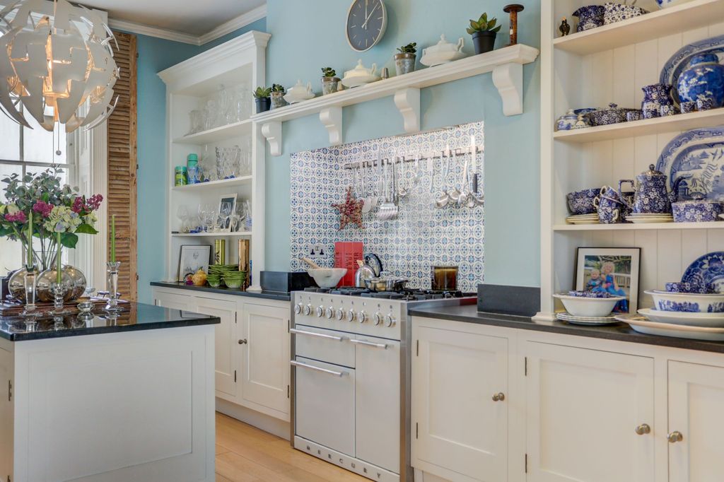Additional image 5 of 5 bed property for saleRoyal Crescent, Brighton BN2