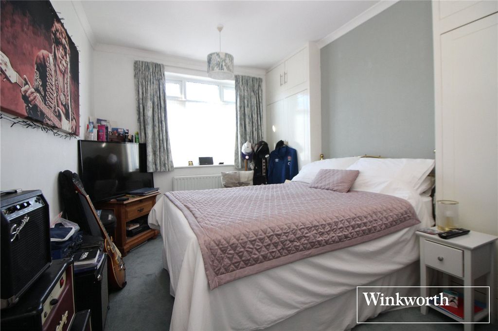 Additional image 13 of 3 bed semi-detached house for saleBullhead Road, Borehamwood, Hertfordshire WD6