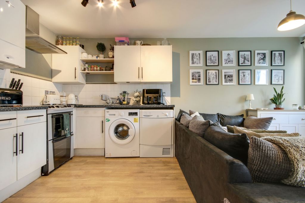 Additional image 5 of 2 bed flat for saleAspen Grove, Fremington, Barnstaple, Devon EX31