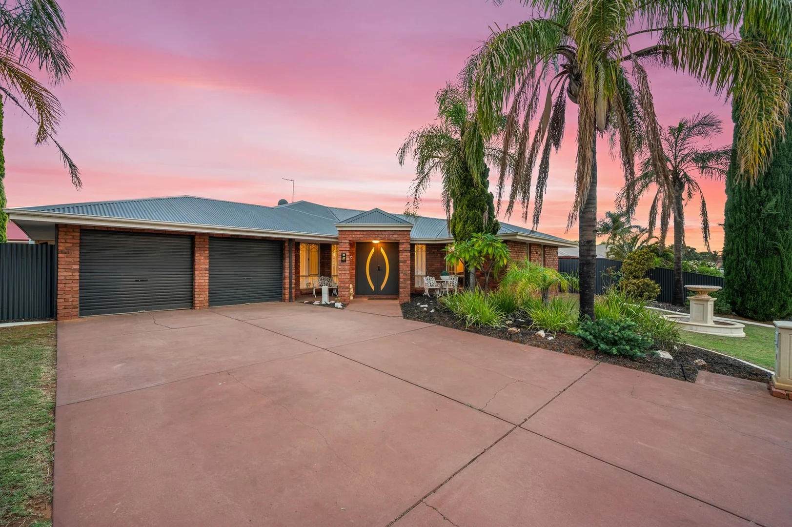 6 Tindals Crescent, Hannans WA 6430