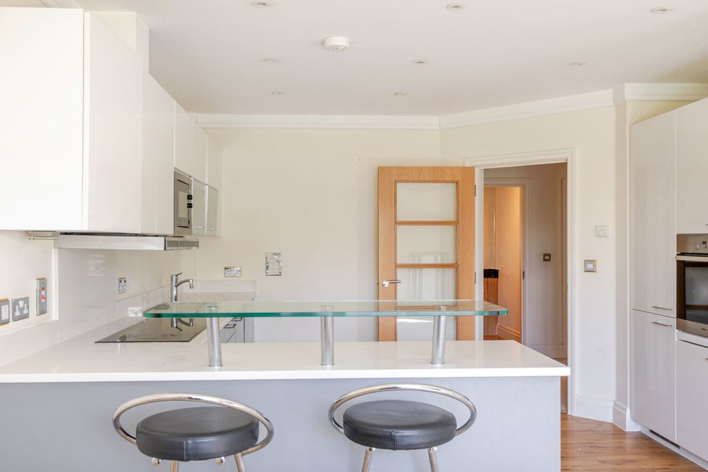 Additional image 6 of 3 bed flat for saleWest Common Road, Bromley, Kent BR2