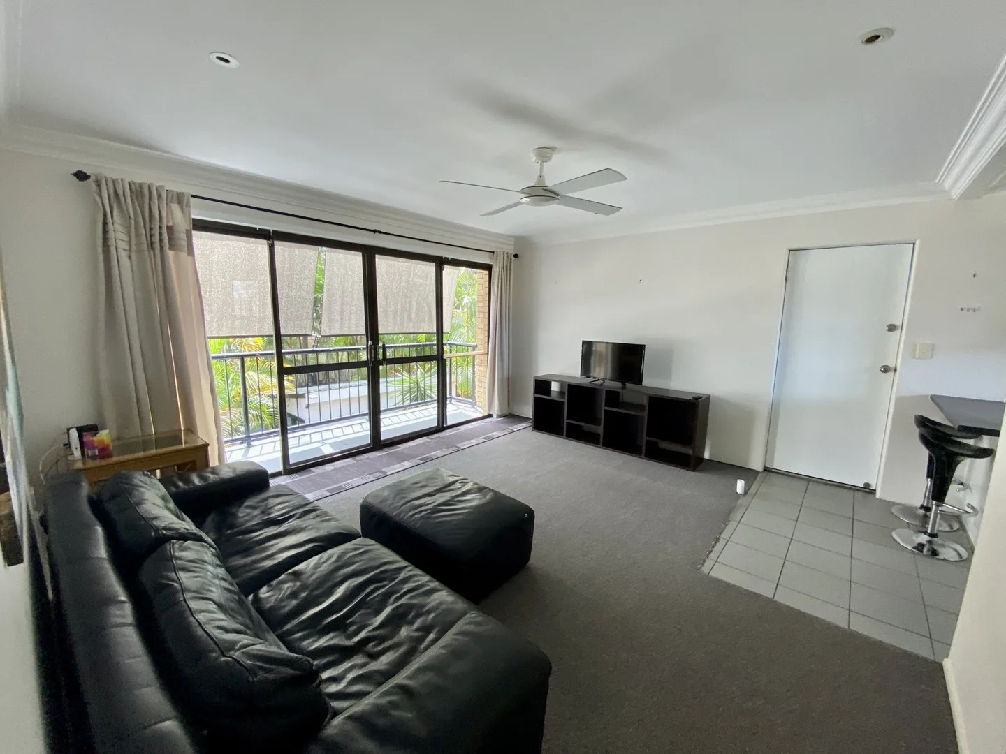 4/9 Darrambal Street, Chevron Island QLD 4217
