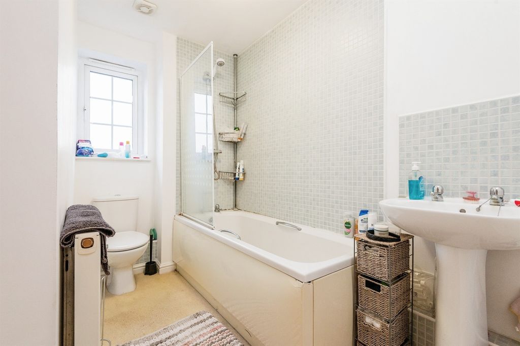 Additional image 6 of 2 bed flat for saleWood View, Deighton, Huddersfield HD2