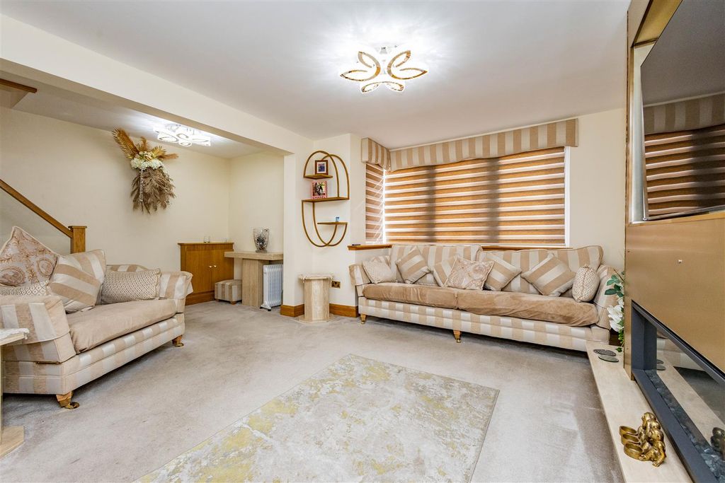 Additional image 14 of 3 bed detached house for saleVicarage Lane, Blackpool FY4