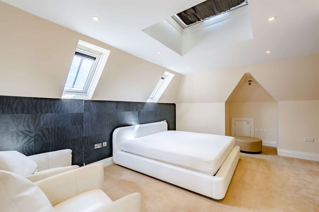 Additional image 12 of 5 bed detached house for salePark Lane, Hale WA15