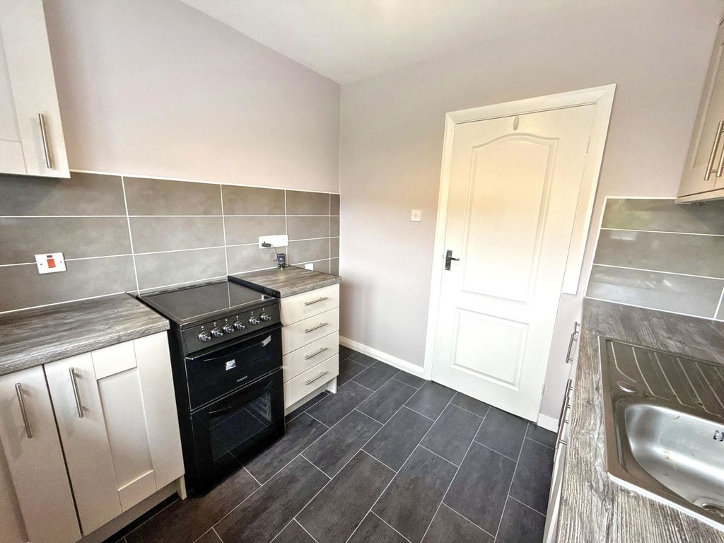 Additional image 4 of 2 bed flat for saleFarnham Close, Lemington, Newcastle Upon Tyne NE15