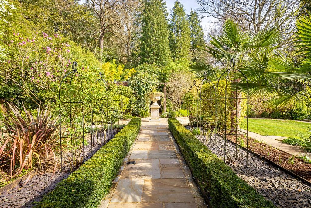 Additional image 14 of 3 bed flat for saleSnowdenham Hall, Snowdenham Lane Bramley, Guildford GU5