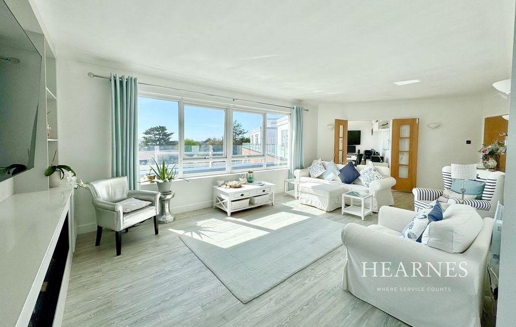 3 bed flat for salePenthouse, West Cliff Road, West Cliff, Bournemouth BH4