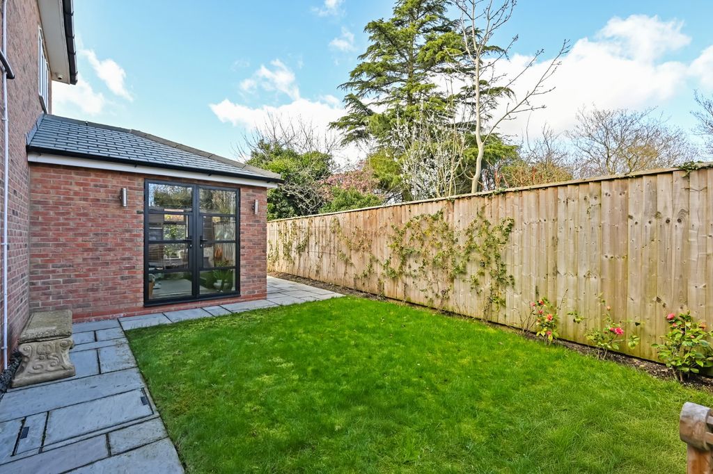 Additional image 18 of 4 bed detached house for saleThe Horseshoe, Tadcaster Road, York YO24