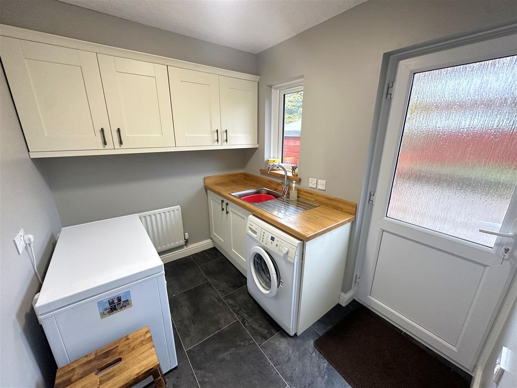 Additional image 9 of 3 bed detached bungalow for saleHoward Gardens, Brampton CA8