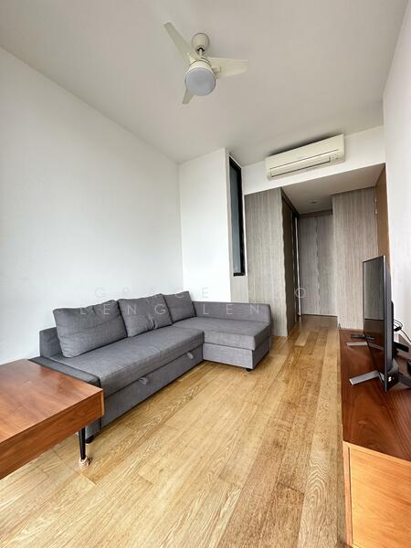 105 Prince Charles Crescent photo 4
