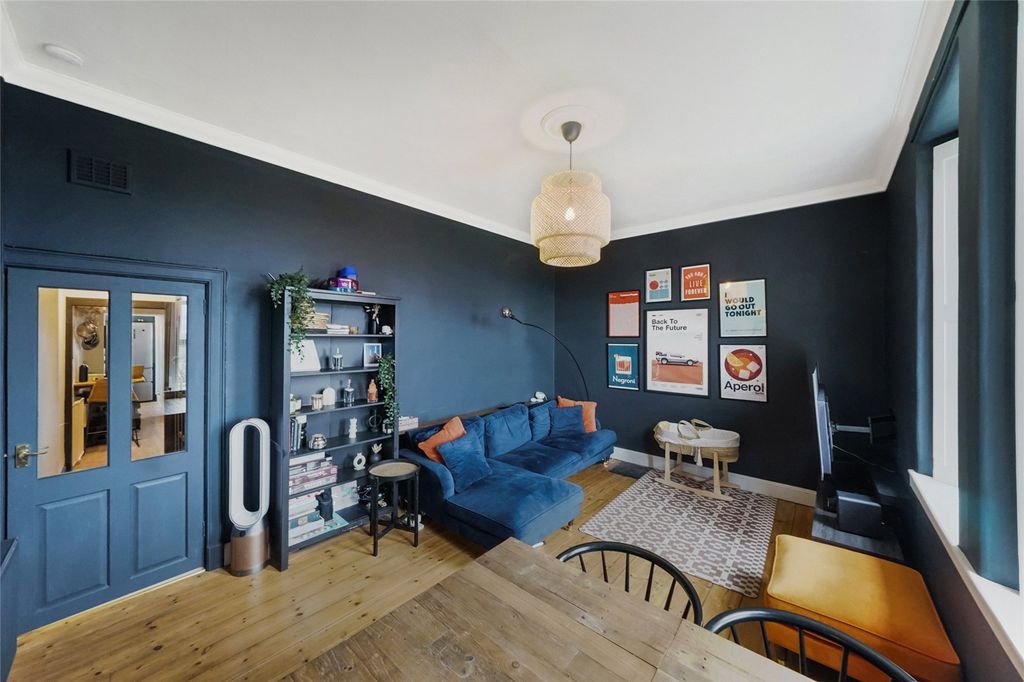 Additional image 6 of 3 bed flat for saleCastle Court, Stirling, Stirlingshire FK8