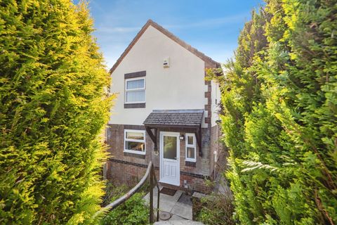 Ffordd Taliesin, Swansea SA2