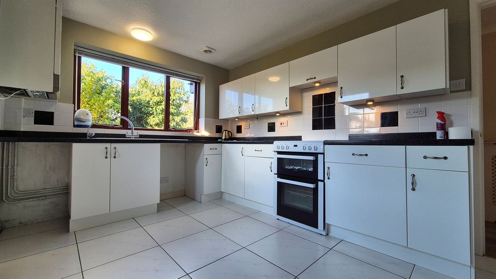 Additional image 7 of 3 bed detached bungalow for saleWildern Lane, Hedge End, Southampton SO30