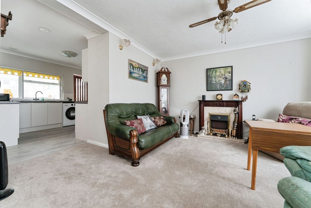 Additional image 4 of 3 bed detached bungalow for saleSt. Margarets Drive, Brandon IP27