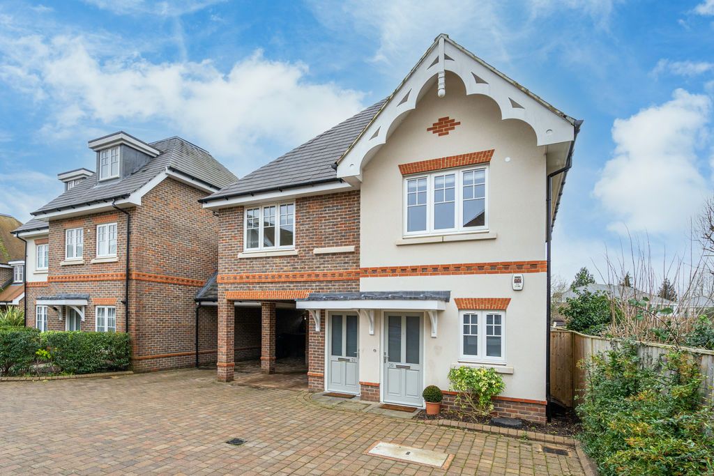 1 bed maisonette for saleBramley Gardens, Bourne End SL8