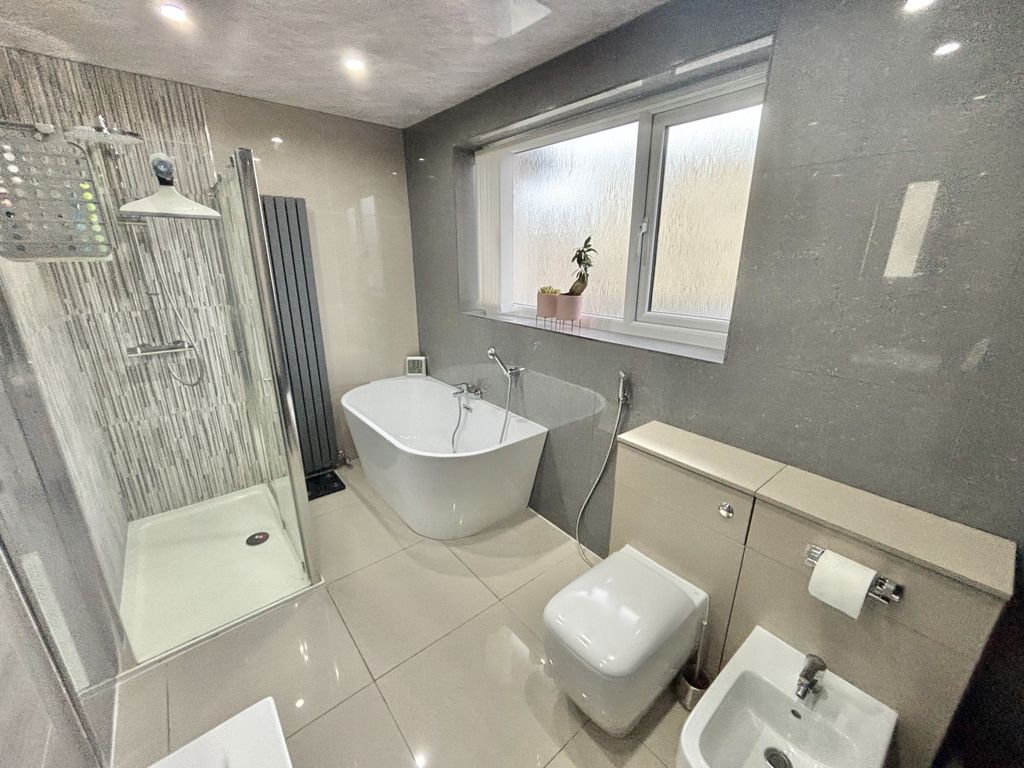 Additional image 30 of 5 bed detached house for saleClifton Drive, South Shore FY4
