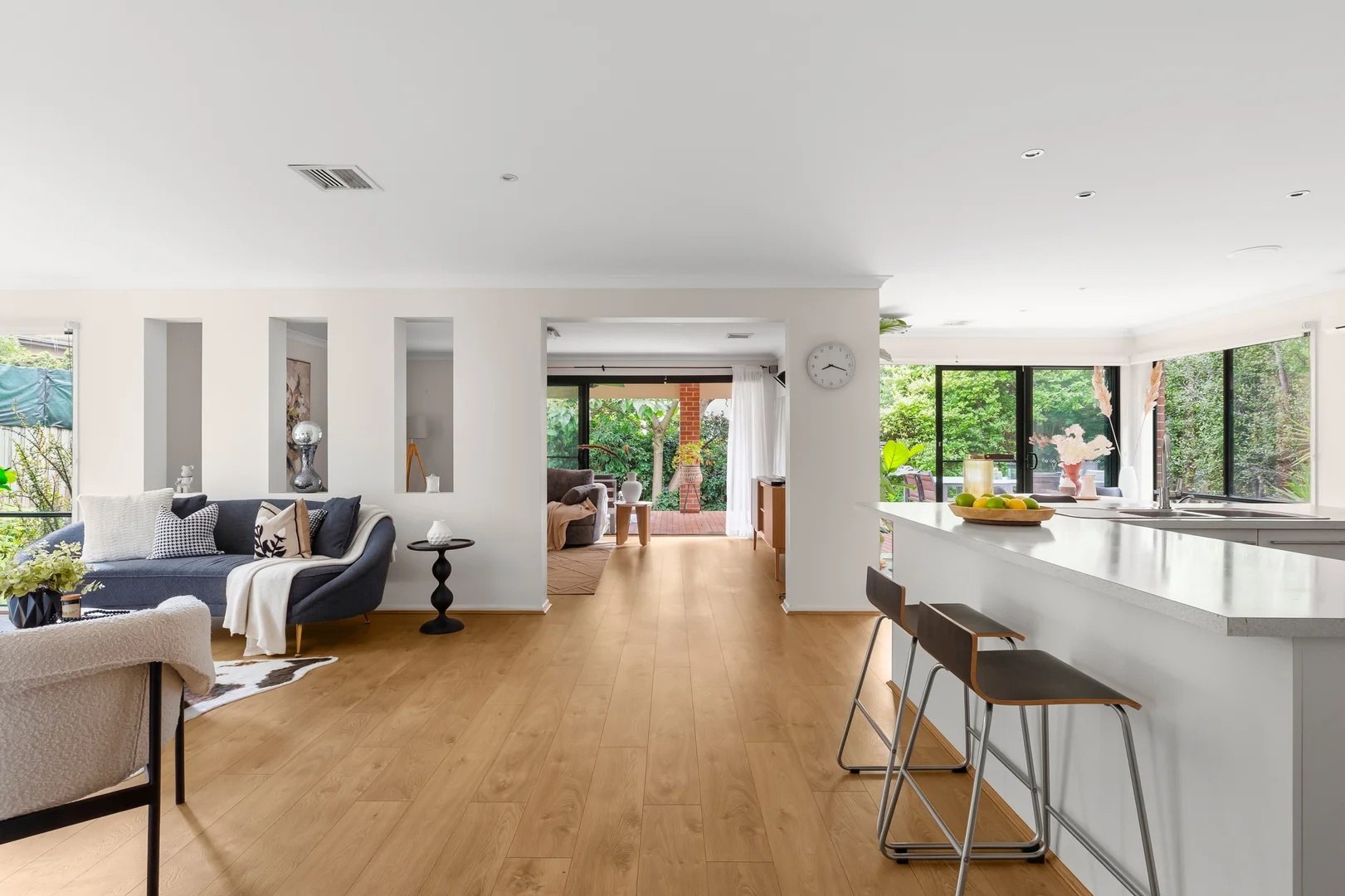 21 Carramar Street, Chadstone VIC 3148 photo 2