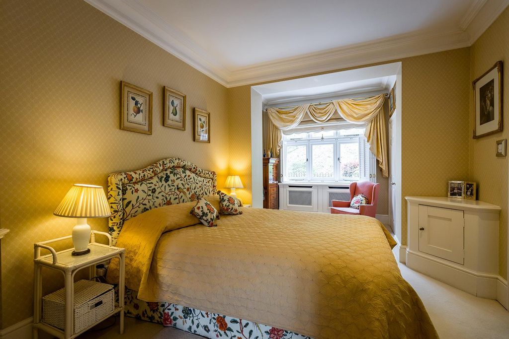 Additional image 12 of 3 bed flat for saleSnowdenham Hall, Snowdenham Lane Bramley, Guildford GU5