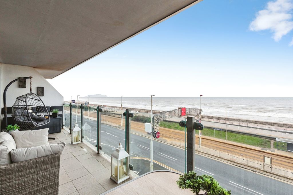 Additional image 6 of 2 bed flat for saleNew South Promenade, Blackpool, Lancashire FY4
