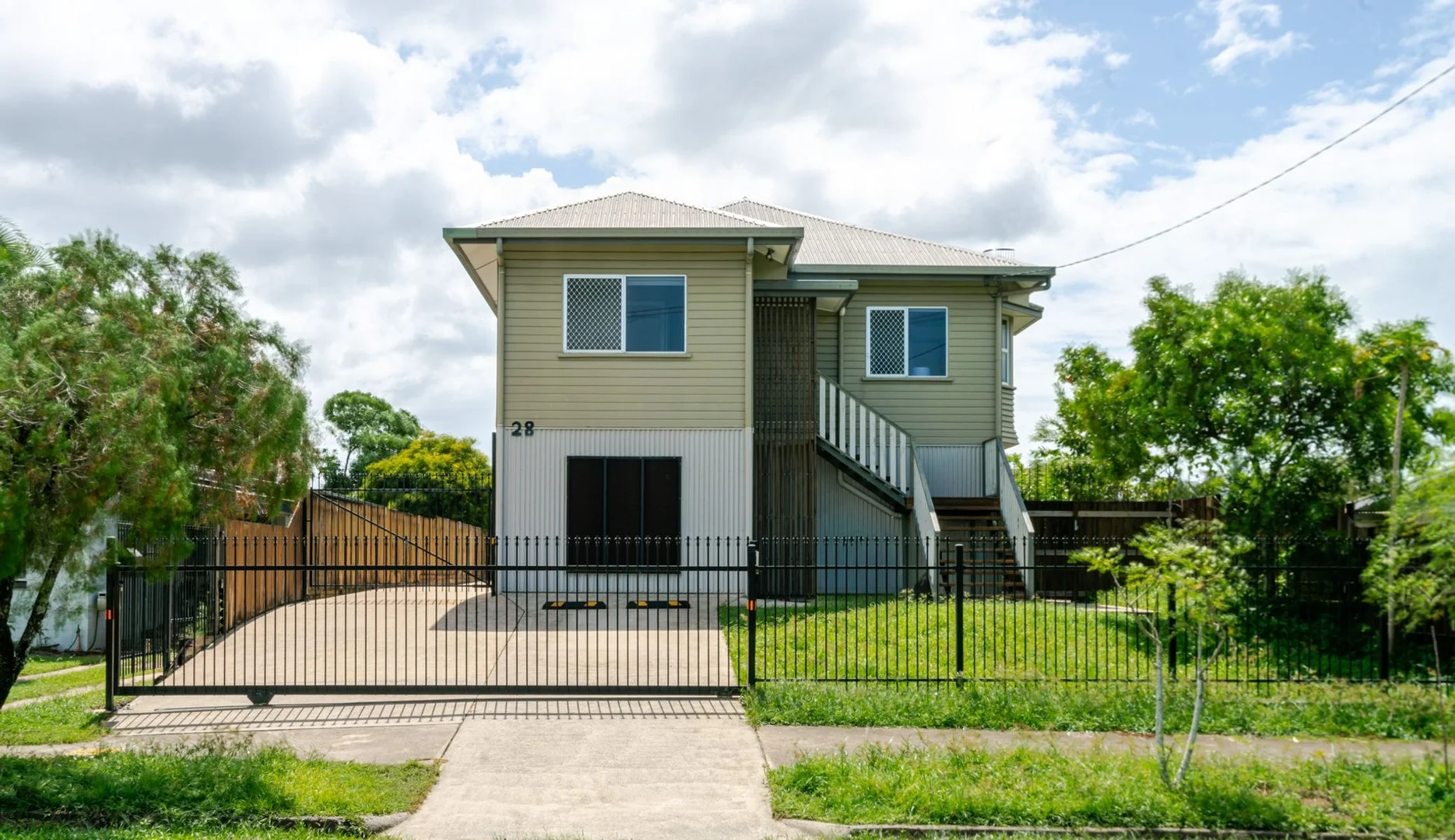 28 Earl Street, Westcourt QLD 4870