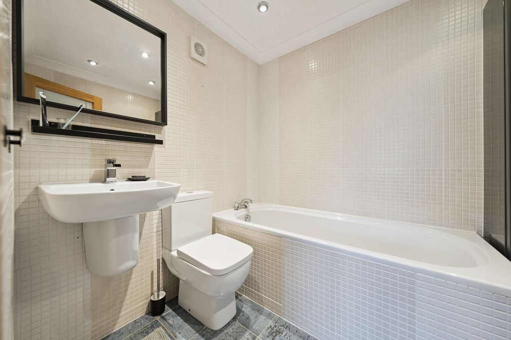 Additional image 13 of 3 bed flat for sale4 Knowehead Terrace, Flat 2/1, Pollokshields, Glasgow G41