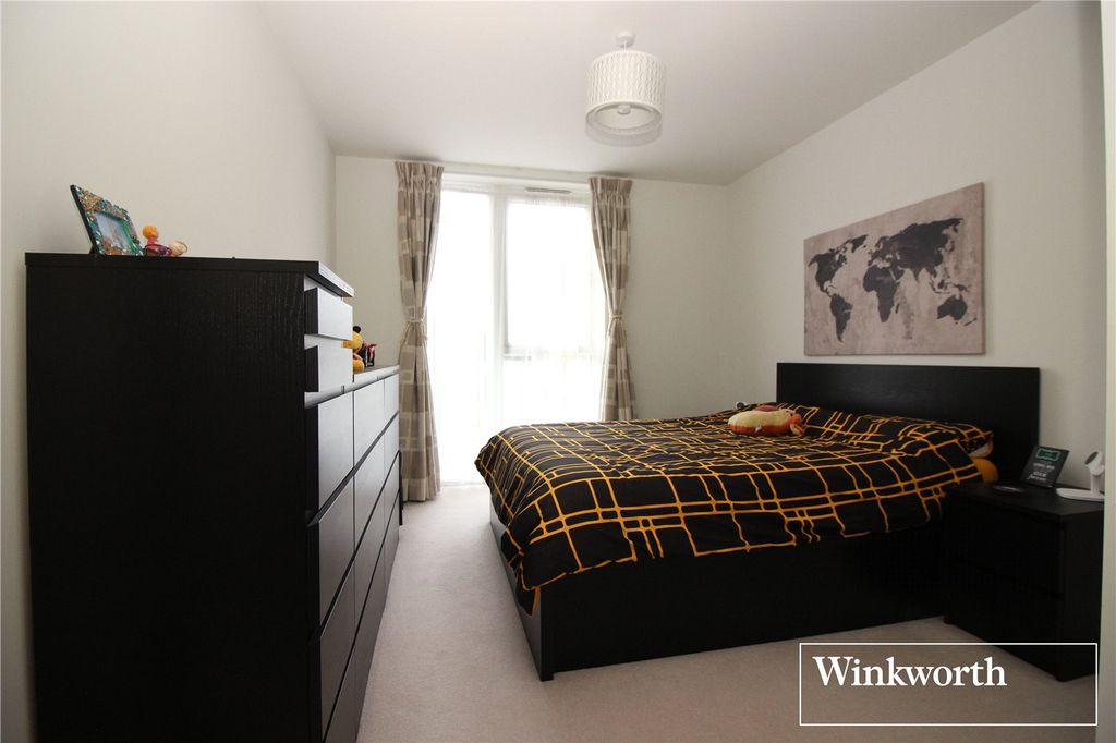 Additional image 8 of 2 bed flat for saleStation Road, Borehamwood, Hertfordshire WD6