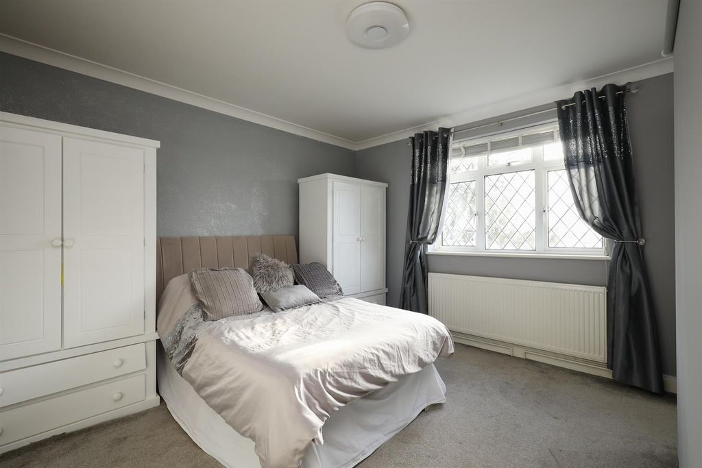Additional image 10 of 6 bed detached house for saleGoughs Barn Lane, Warfield RG42