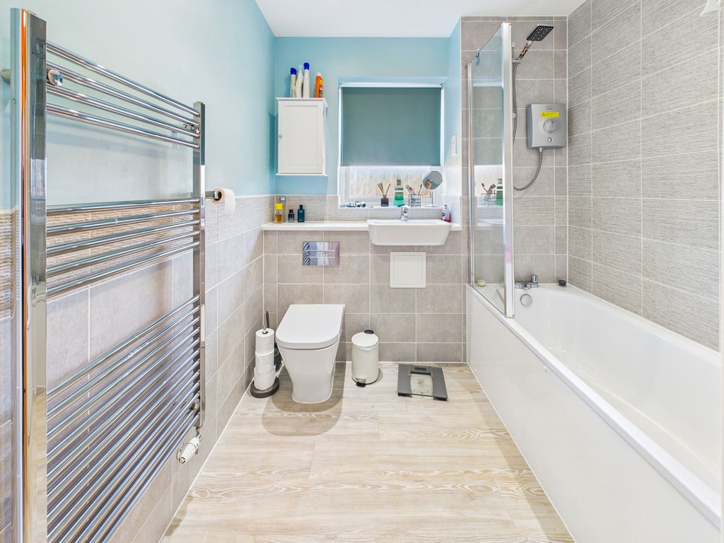 Additional image 12 of 2 bed flat for saleThorpe Court, Thorpe Close, Bordon GU35