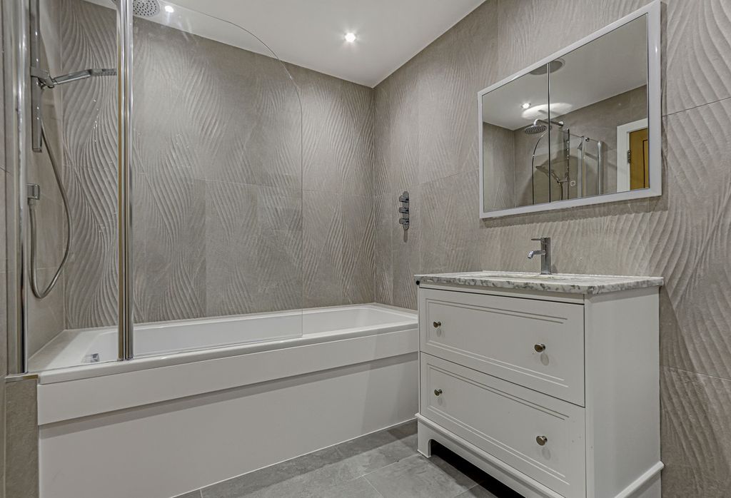 Additional image 10 of 3 bed flat for saleAlipore Close, Poole BH14