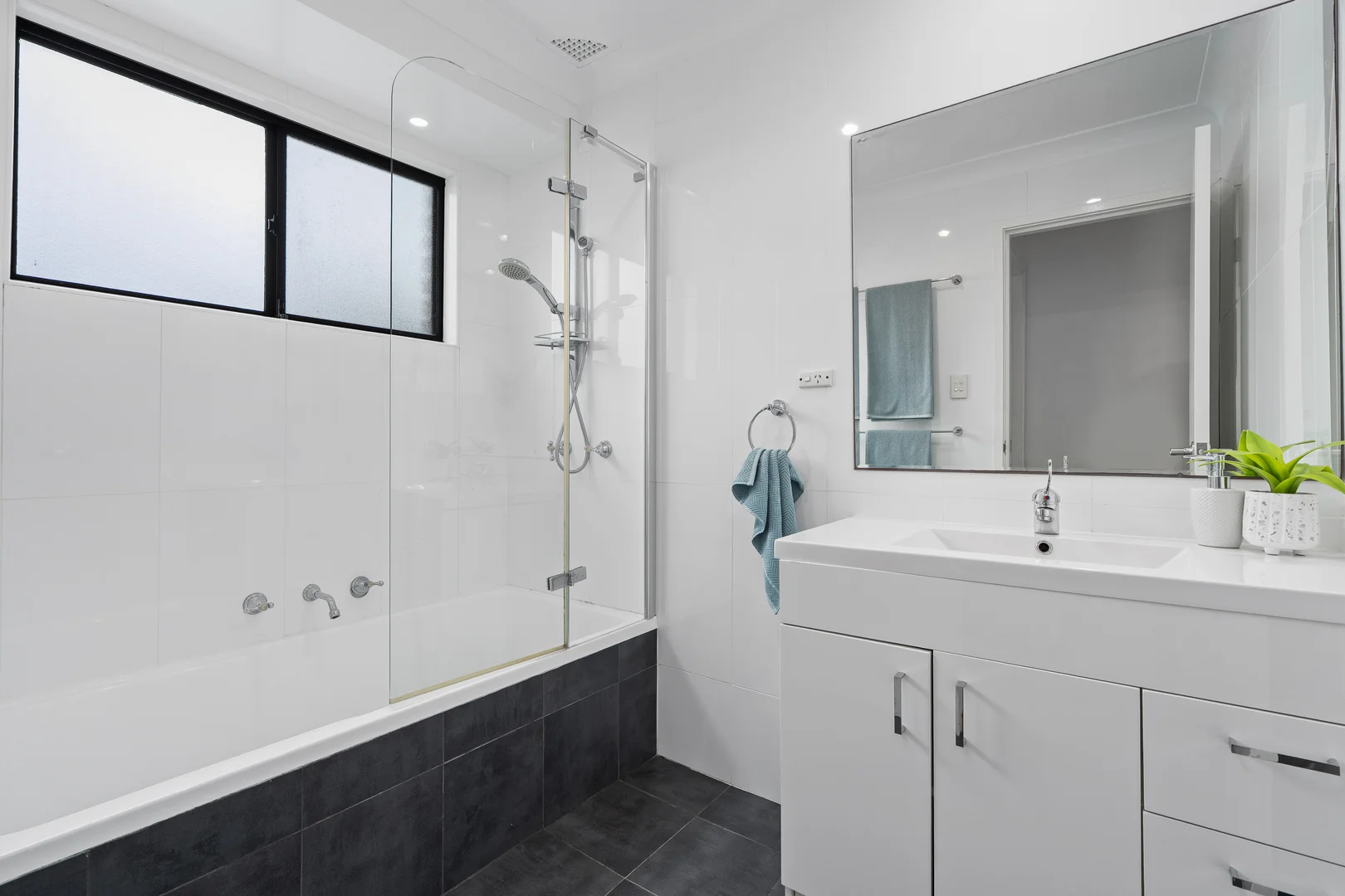 Additional image 8 of 2 Bottlebrush Close, Wyoming NSW 2250