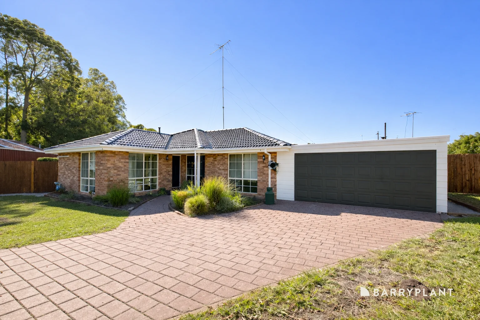 18 Adam Court, Drouin VIC 3818