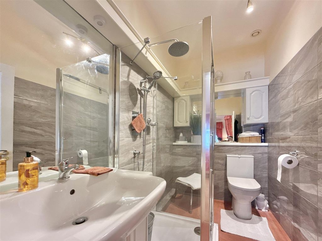 Additional image 15 of 2 bed flat for saleBerry Head Road, Brixham TQ5
