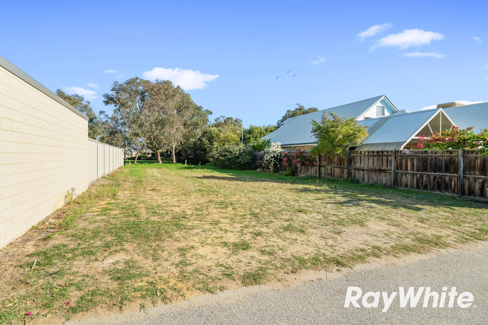 13 Tasman Loop, Dudley Park WA 6210 photo 3