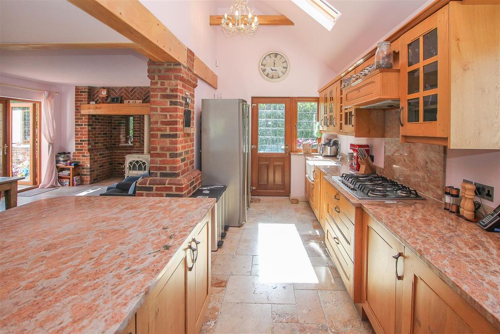 Additional image 12 of 6 bed detached house for saleHay Green Lane, Hook End, Brentwood CM15