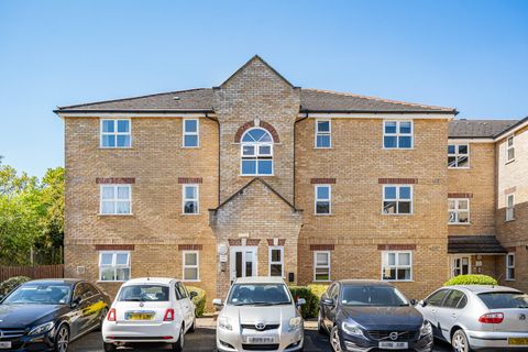 Kirkland Drive, Enfield EN2